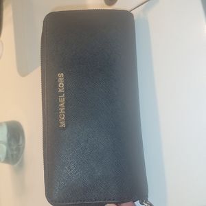 Michael kors black continental zip wallet